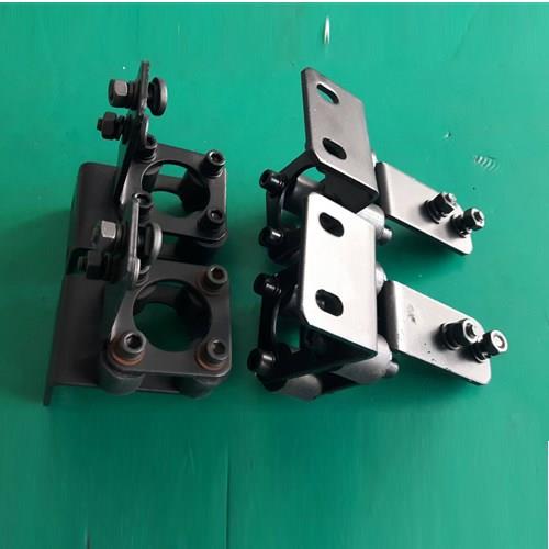 Combined shock absorber bracket